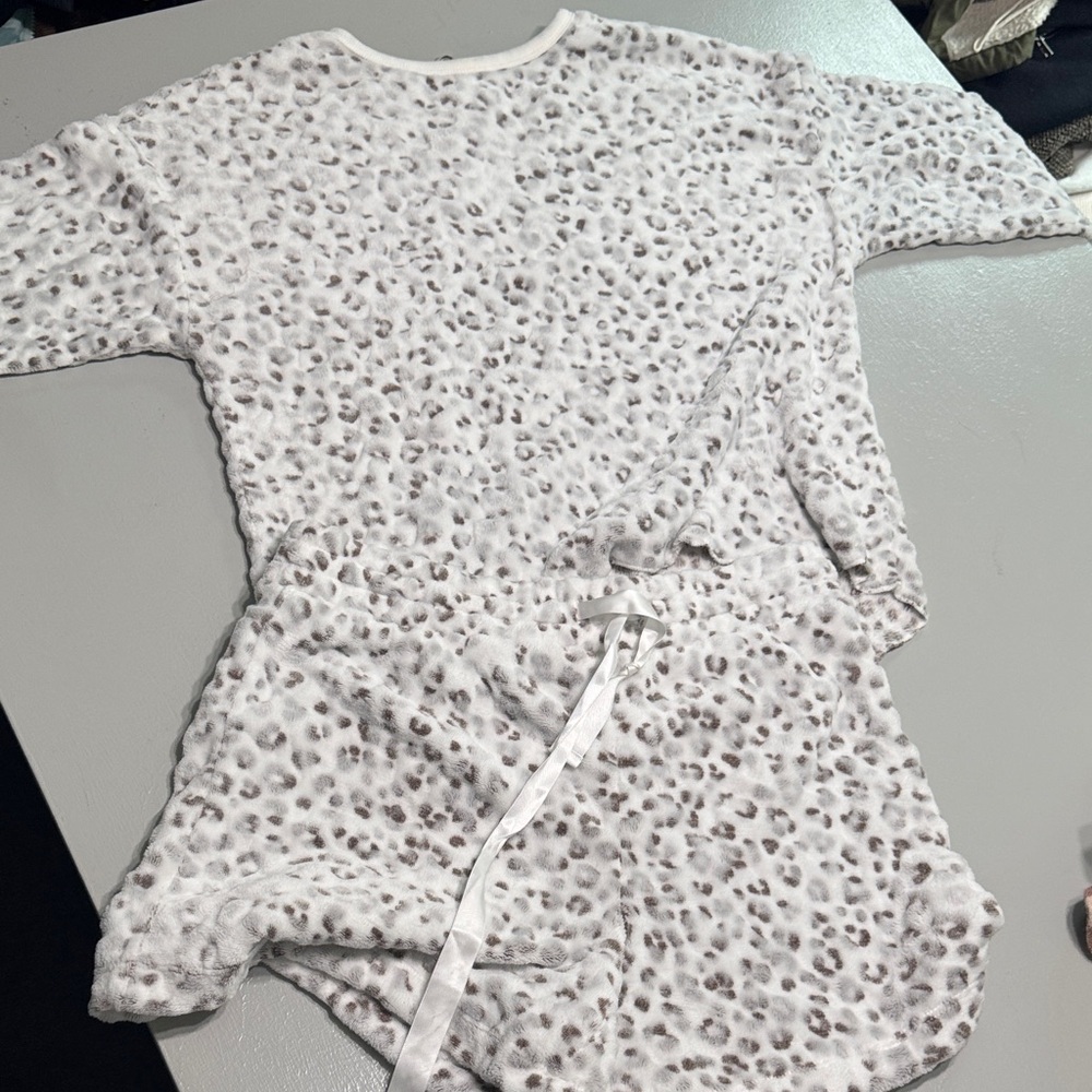 Cozy White Leopard Kids Pajamas